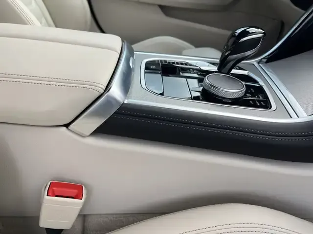 BMW 840