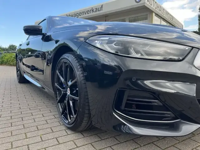 BMW 840