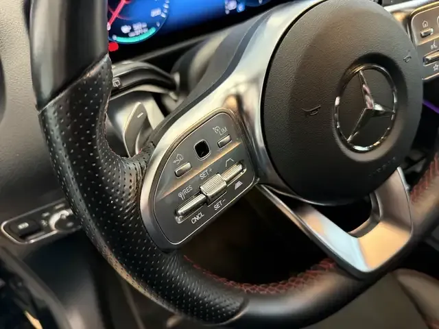 Mercedes-Benz EQB 300
