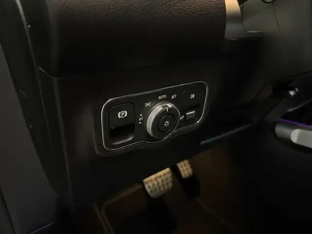 Mercedes-Benz EQB 300