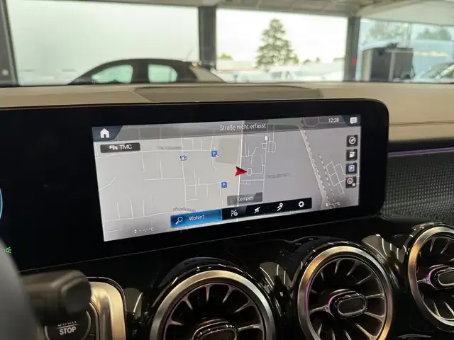 Mercedes-Benz EQB 300