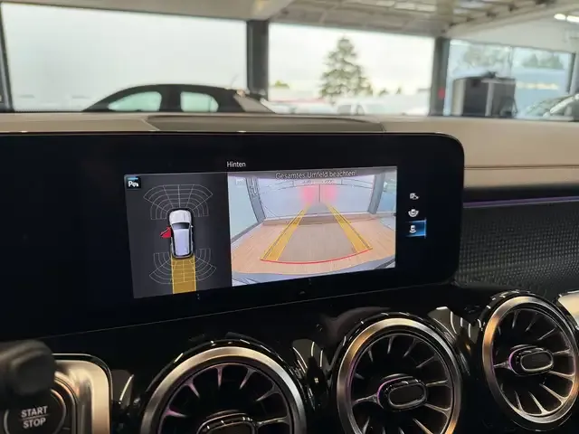 Mercedes-Benz EQB 300