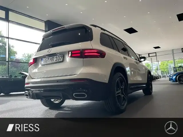 Mercedes-Benz GLB 200