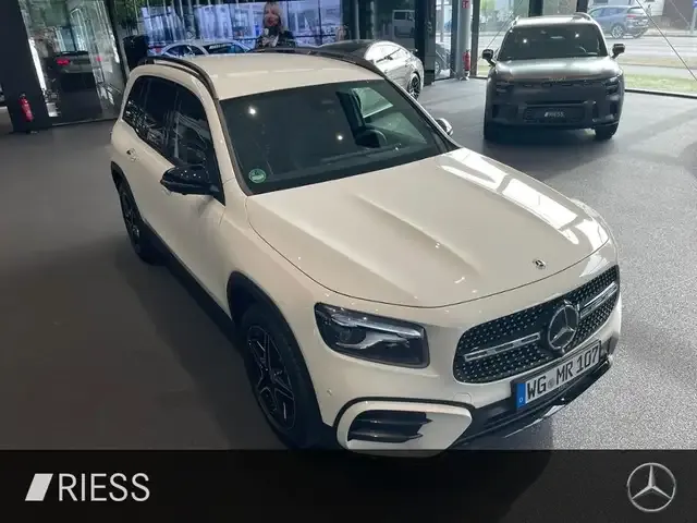 Mercedes-Benz GLB 200