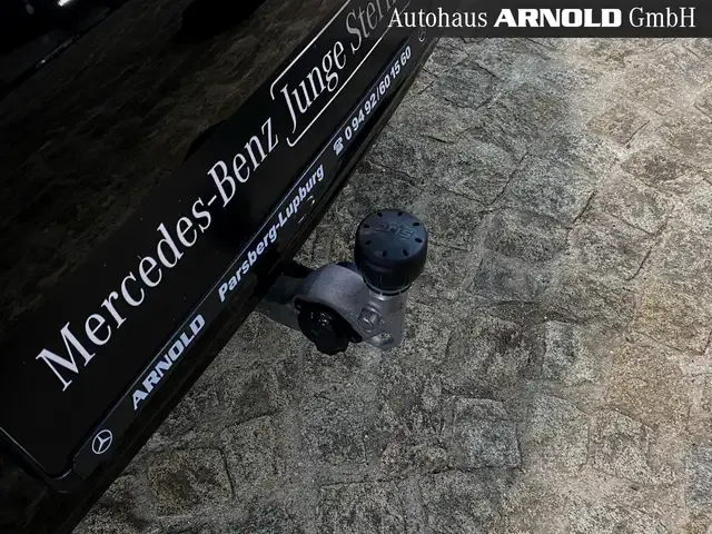 Mercedes-Benz EQE 300