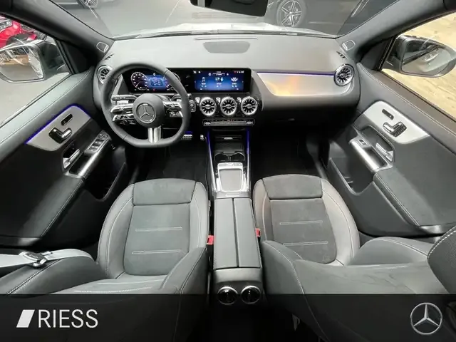 Mercedes-Benz GLA 220