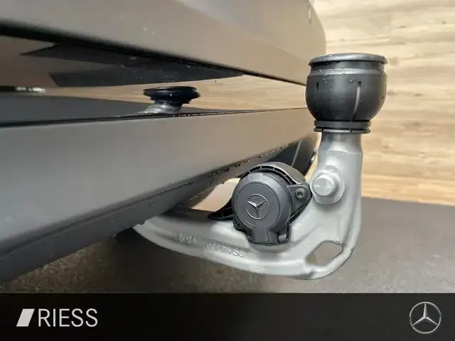 Mercedes-Benz GLA 220