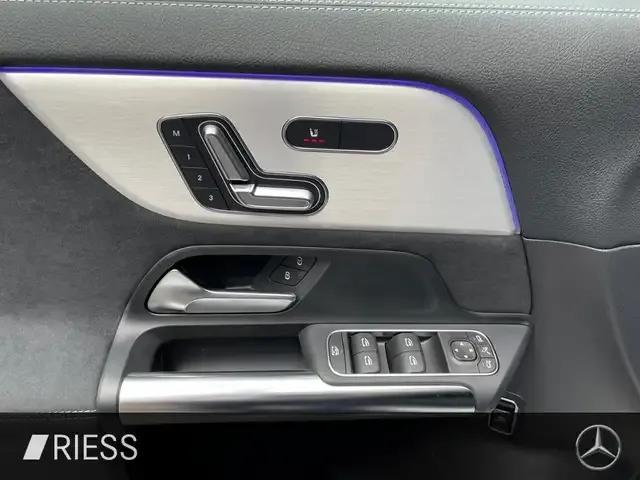 Mercedes-Benz GLA 220