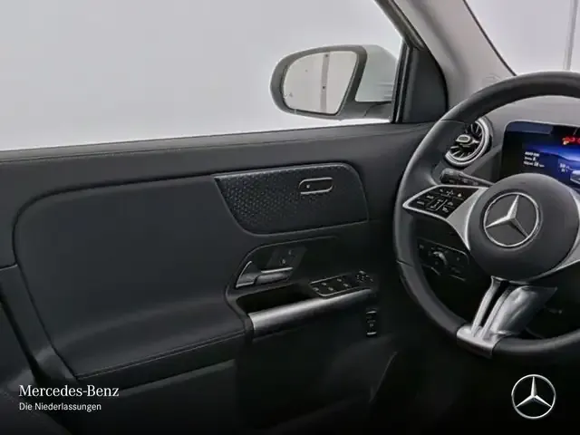 Mercedes-Benz EQA 300