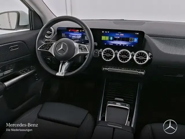 Mercedes-Benz EQA 300