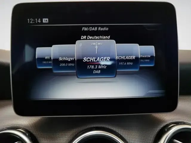 Mercedes-Benz GLA 180