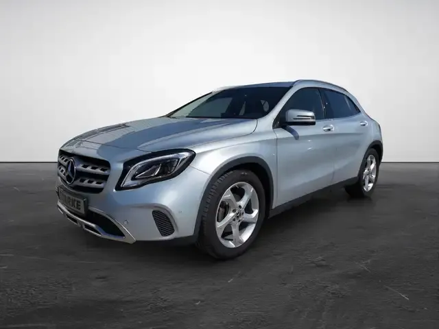 Mercedes-Benz GLA 180