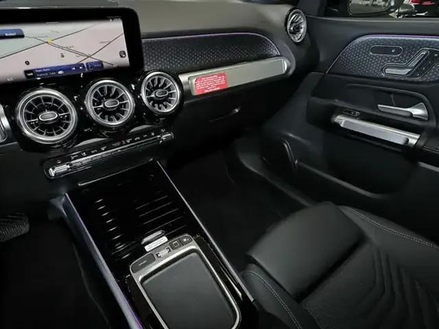 Mercedes-Benz GLB 200