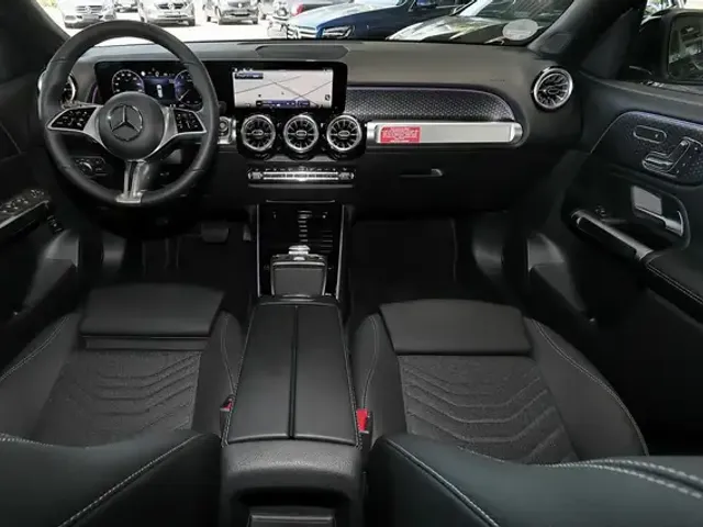 Mercedes-Benz GLB 200