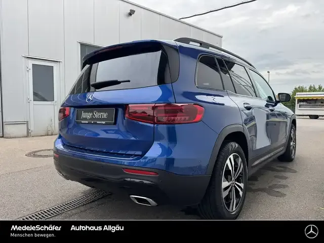 Mercedes-Benz GLB 220