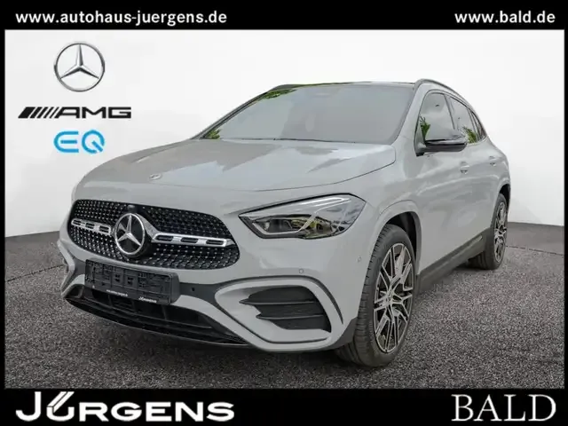 Mercedes-Benz GLA 220