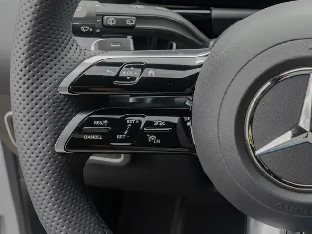 Mercedes-Benz GLA 220