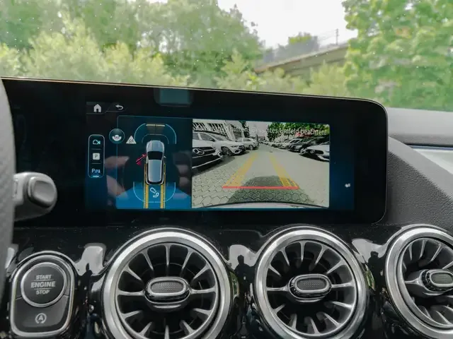 Mercedes-Benz GLA 220