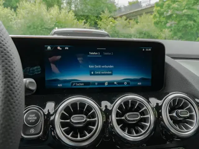 Mercedes-Benz GLA 220