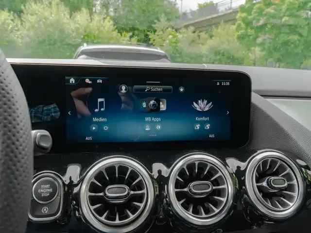 Mercedes-Benz GLA 220