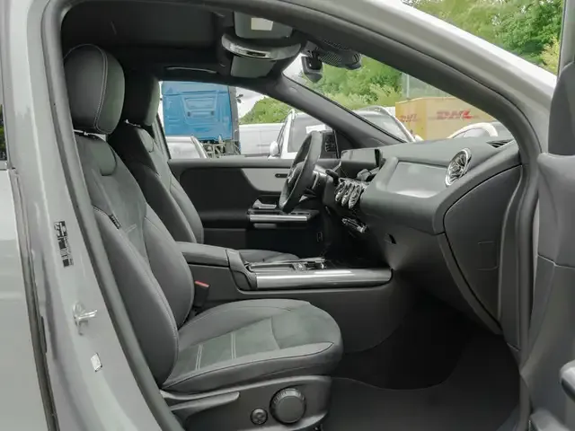 Mercedes-Benz GLA 220