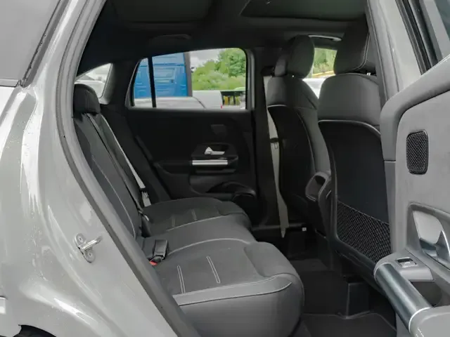 Mercedes-Benz GLA 220