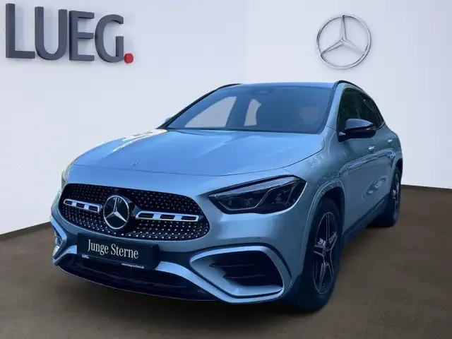 Mercedes-Benz GLA 200