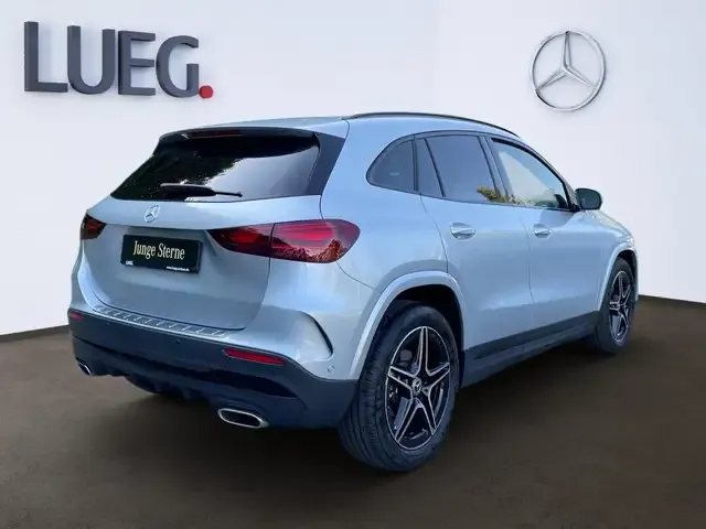 Mercedes-Benz GLA 200
