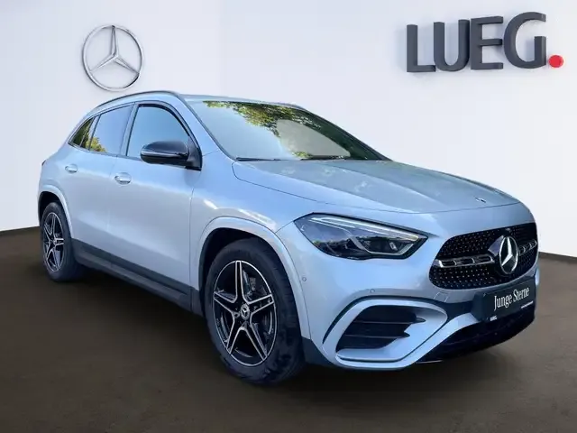 Mercedes-Benz GLA 200