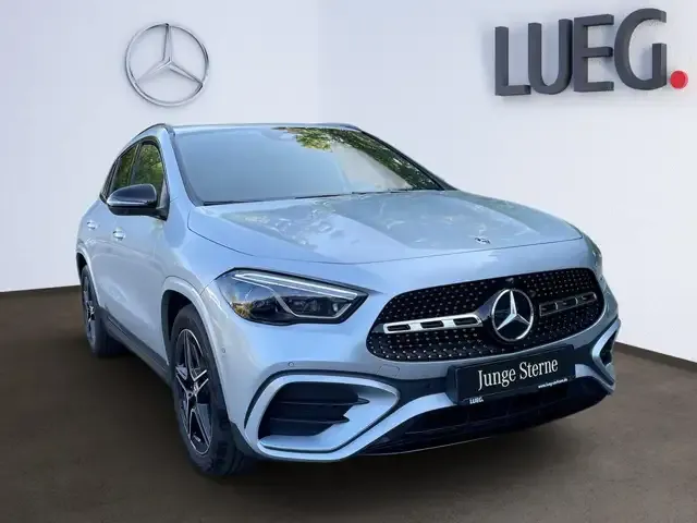Mercedes-Benz GLA 200