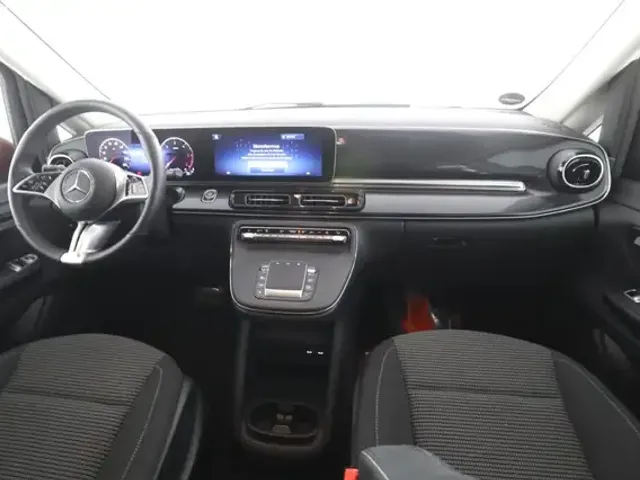 Mercedes-Benz V 220