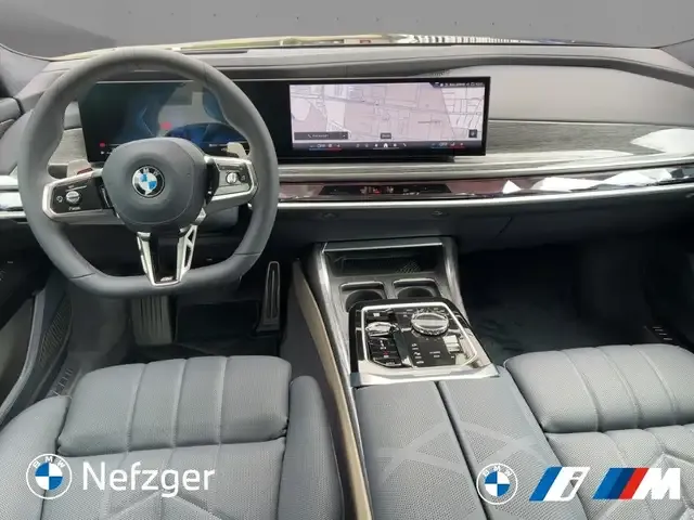 BMW 740