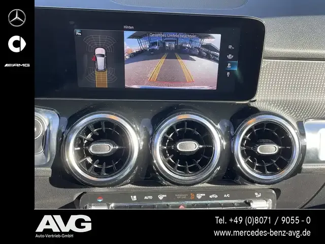 Mercedes-Benz GLB 220