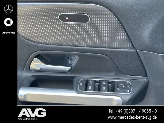 Mercedes-Benz GLB 220