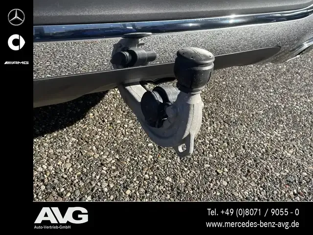 Mercedes-Benz GLB 220