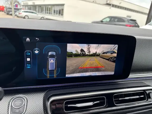 Mercedes-Benz V 220