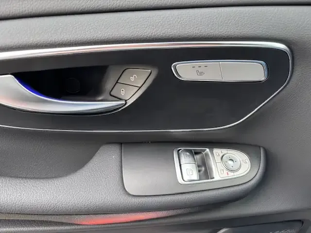 Mercedes-Benz V 220
