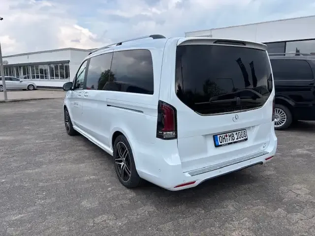 Mercedes-Benz V 220
