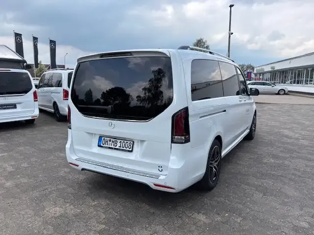 Mercedes-Benz V 220