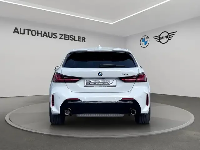BMW 128