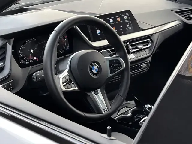 BMW 128