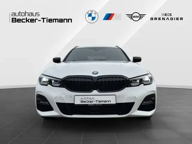 BMW 330