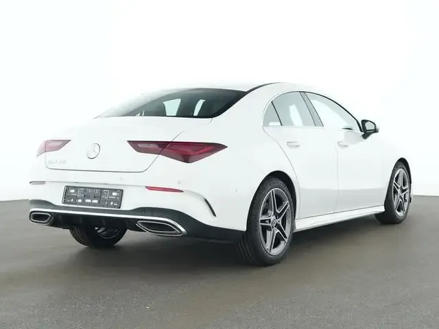 Mercedes-Benz CLA 180
