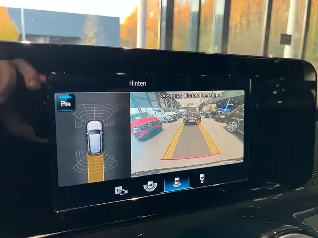 Mercedes-Benz GLB 220