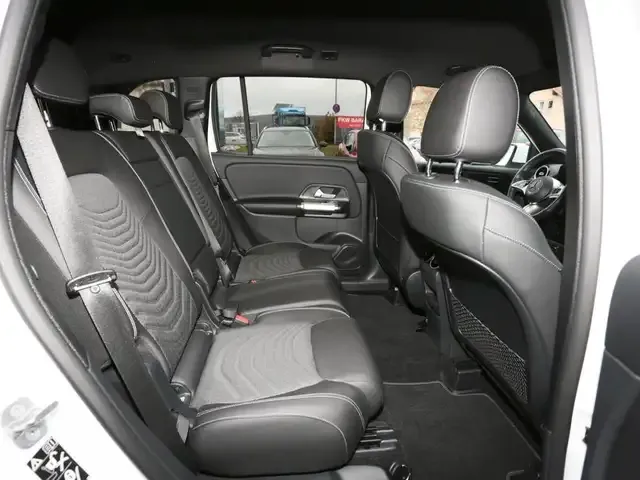 Mercedes-Benz GLB 220