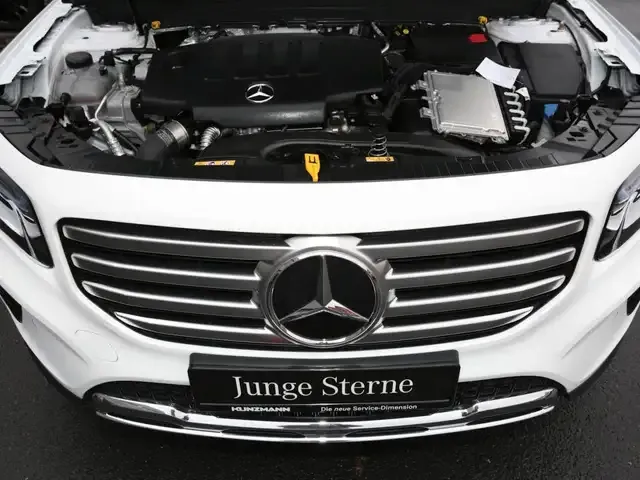 Mercedes-Benz GLB 220