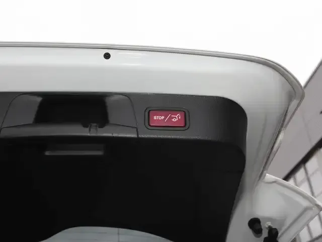 Mercedes-Benz GLB 220