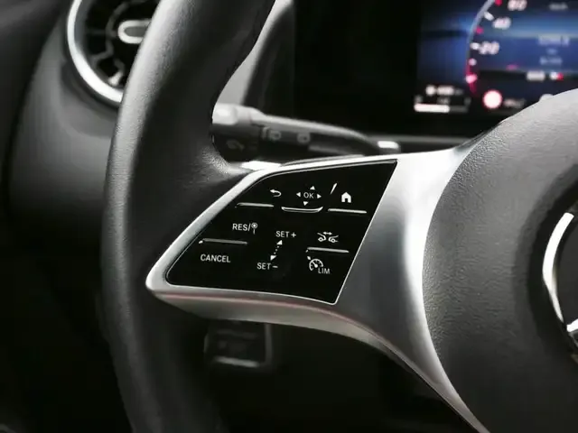 Mercedes-Benz GLB 220