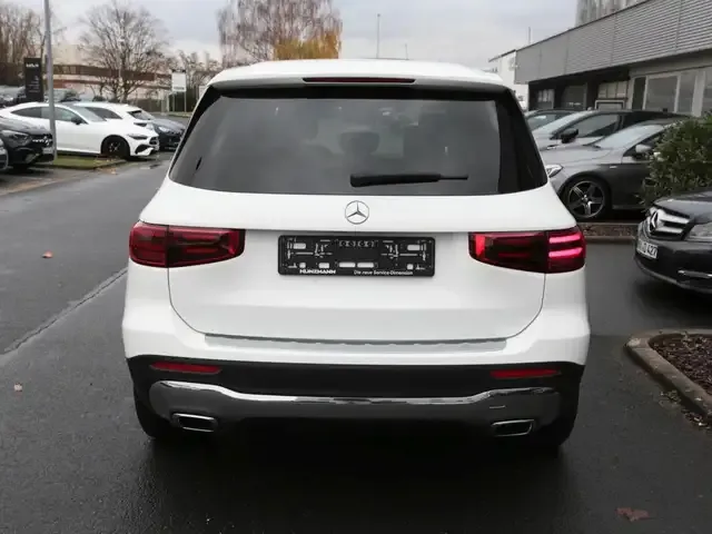 Mercedes-Benz GLB 220