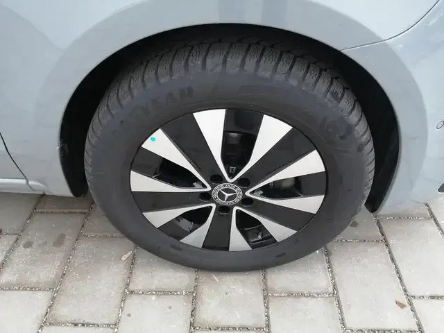 Mercedes-Benz EQV 300